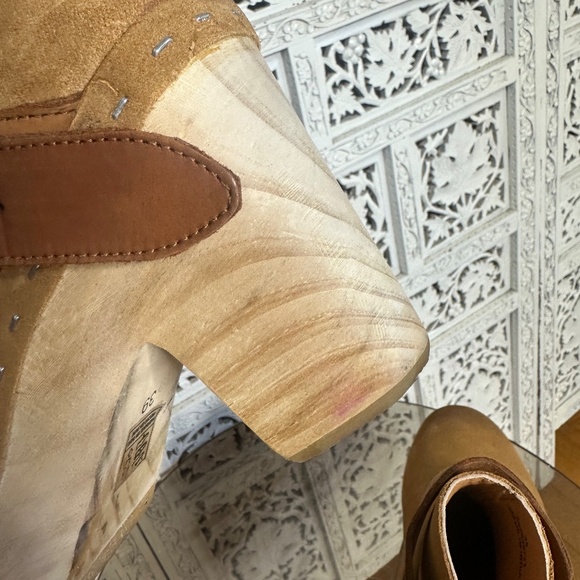 Free People Bungalow Tan Suede Leather Wooden Blog Boots Sz 8 - Picture 9 of 13